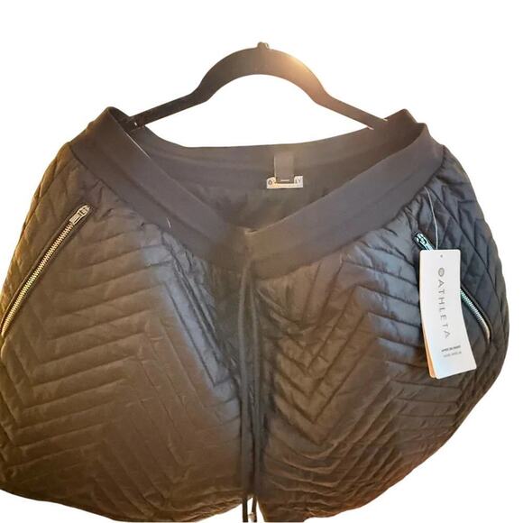 Athleta Pants - Athleta Size 14 Black Quilted Winter shorts Women